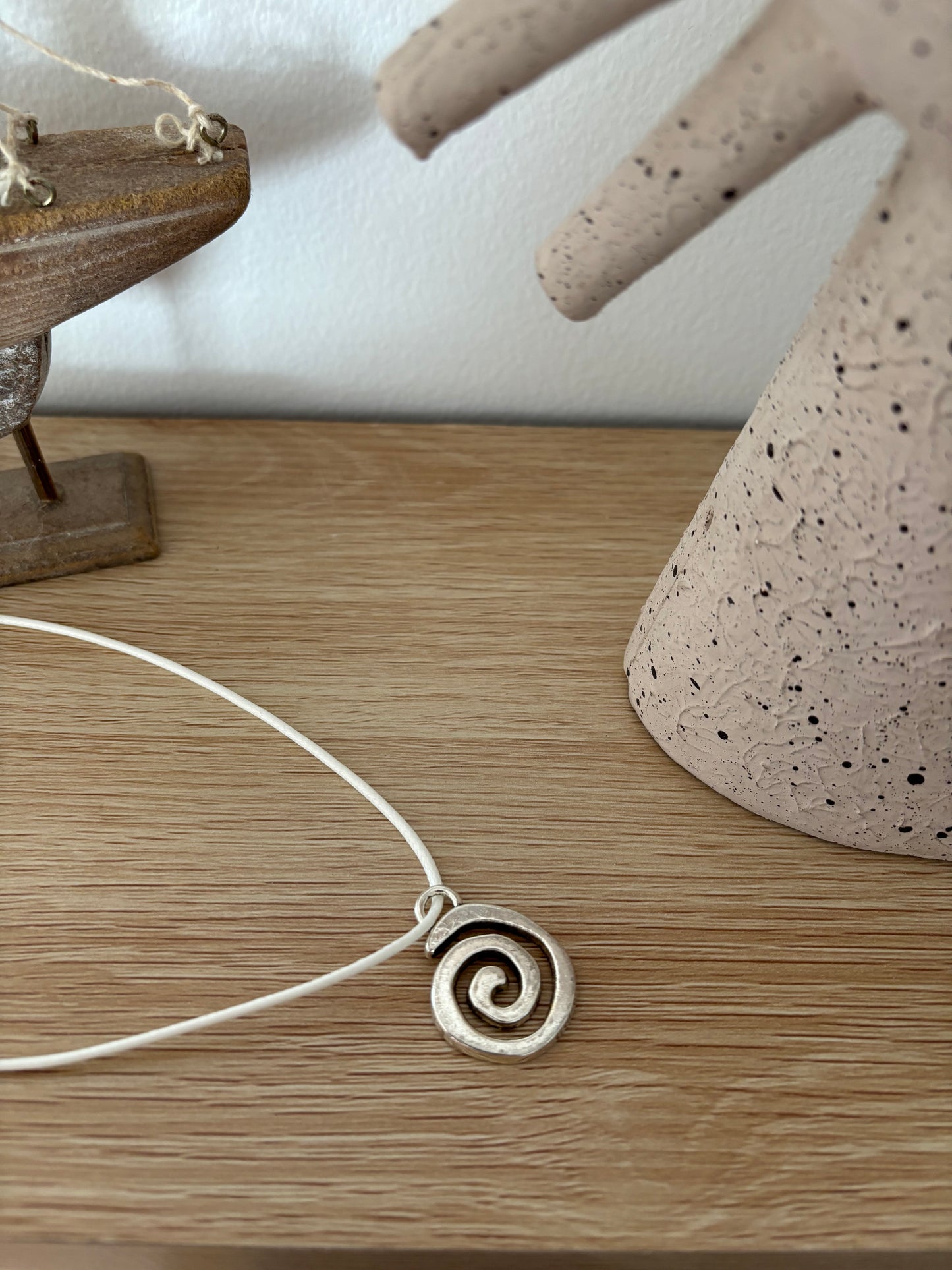 Swirl necklace